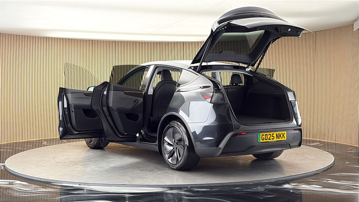 Tesla Model Y Image 23