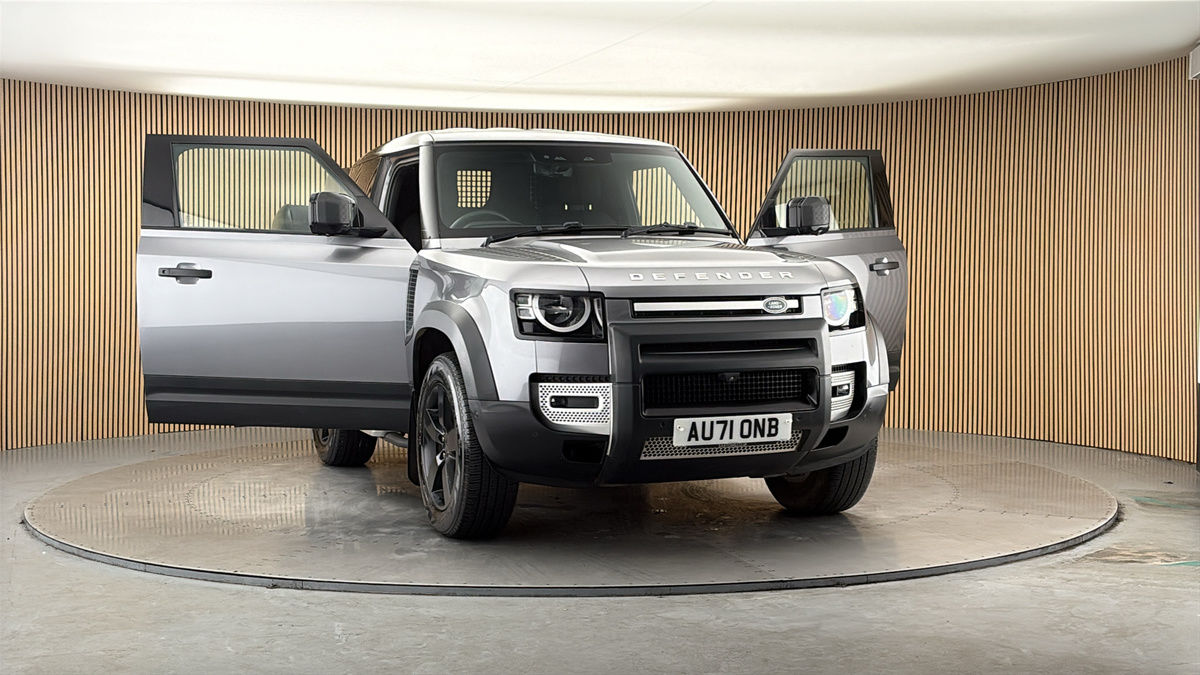 More views of Land Rover Defender 90