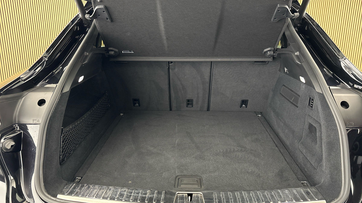 Porsche Cayenne Image 11