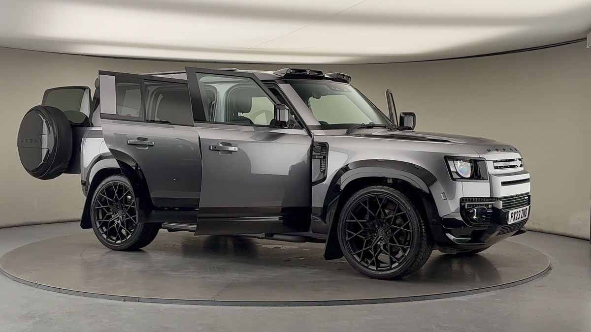 More views of Land Rover Defender 110