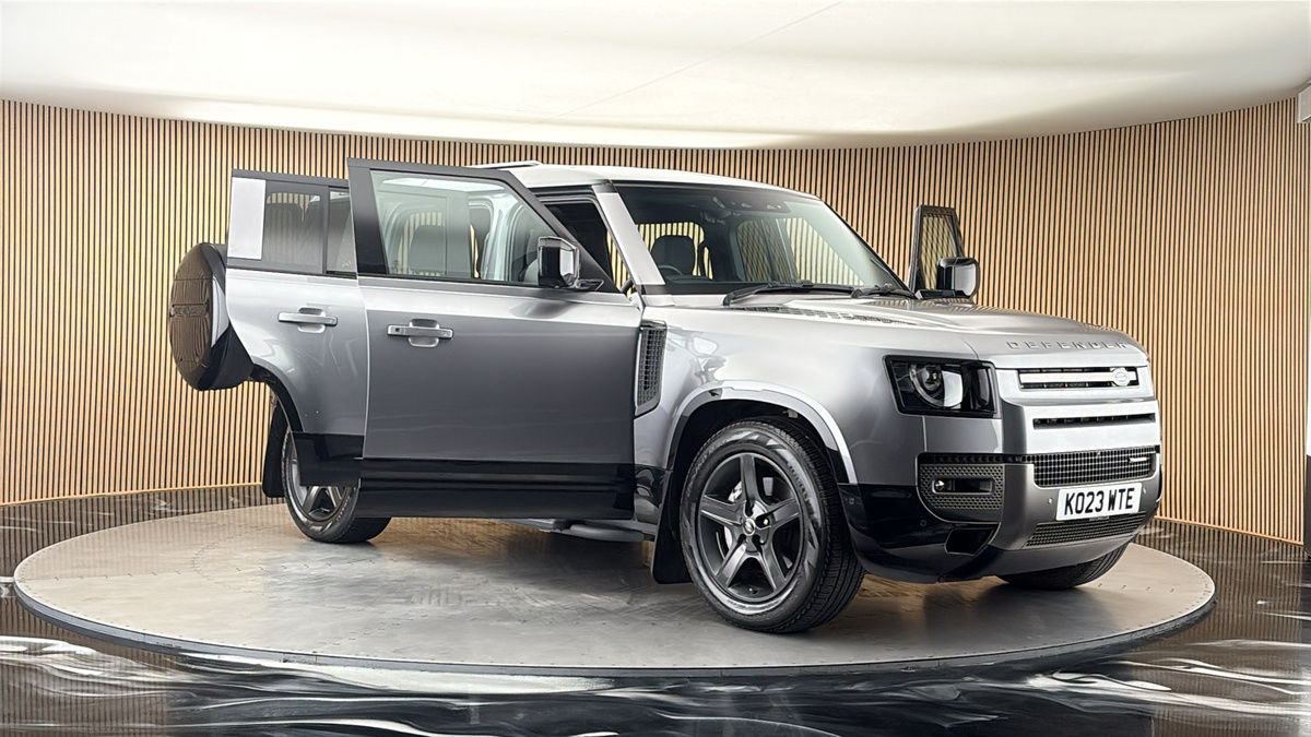 More views of Land Rover Defender 110