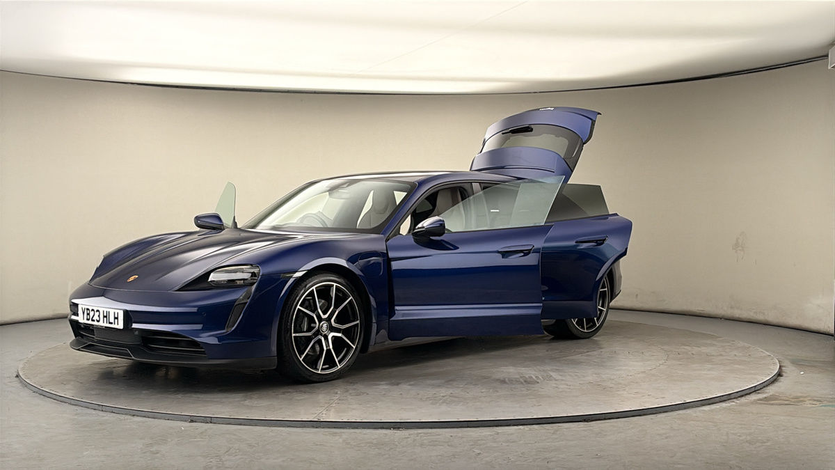 Porsche Taycan Image 22