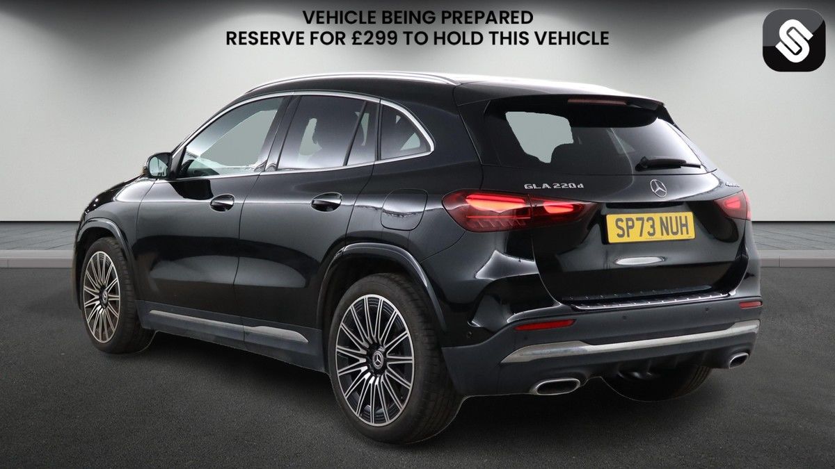 Mercedes-Benz GLA Image 3
