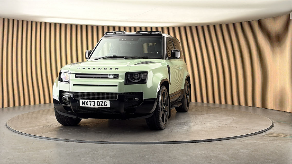 More views of Land Rover Defender 90