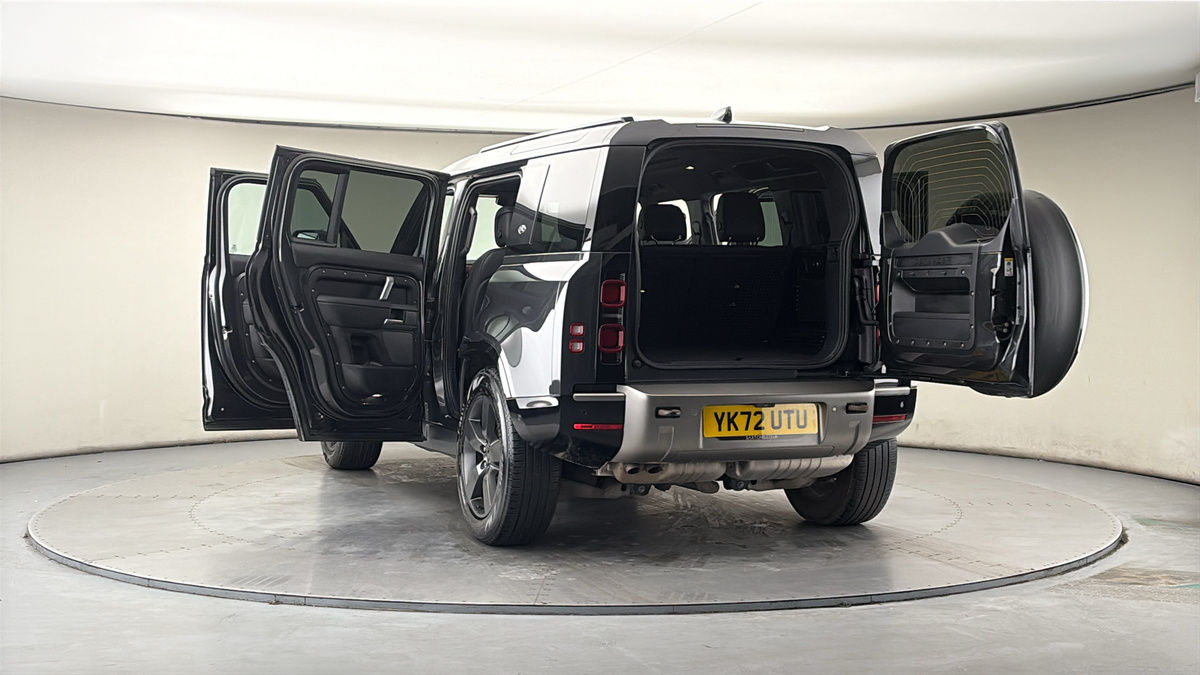 More views of Land Rover Defender 110