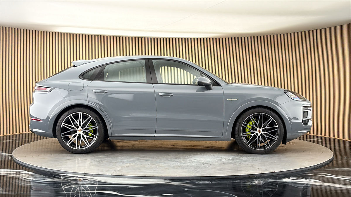Porsche Cayenne Image 16