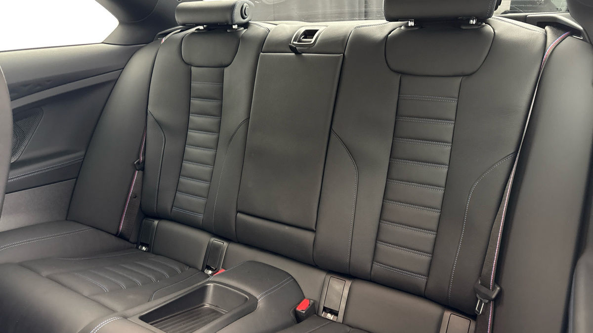 BMW 2 Series Image 8