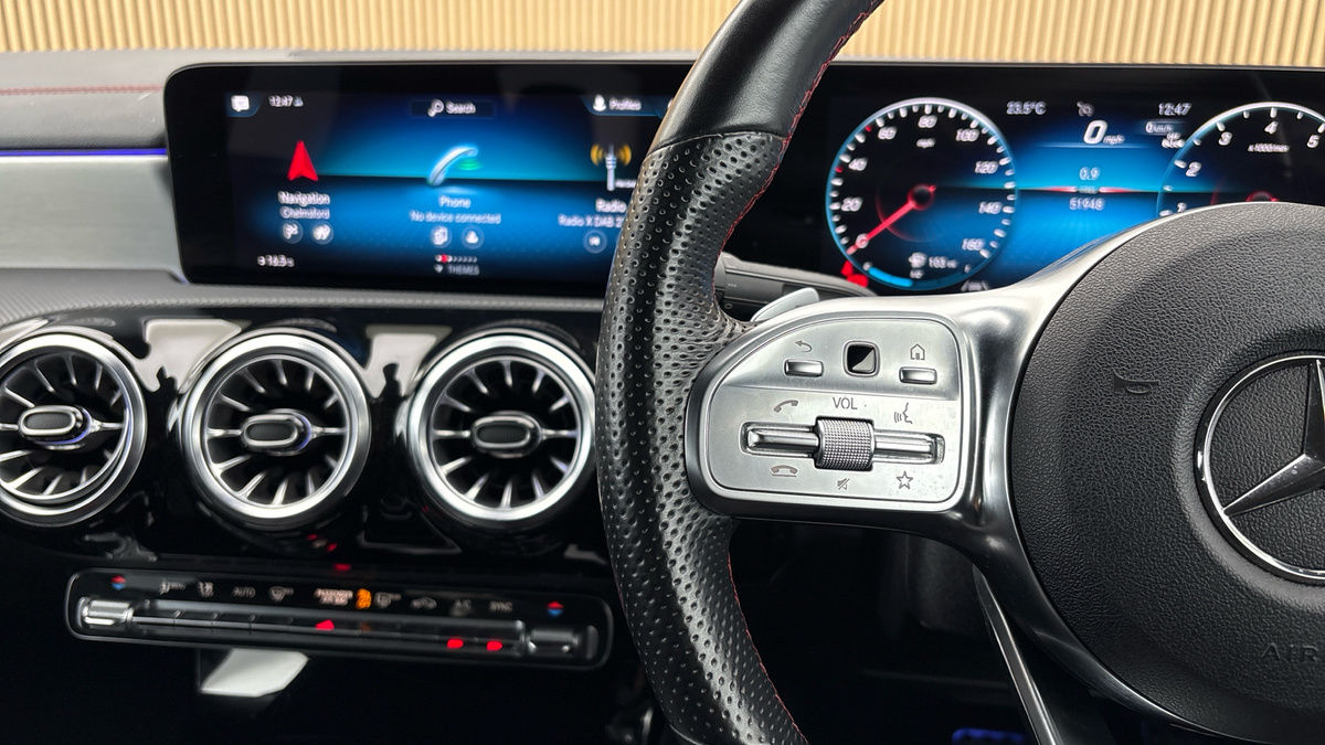 Mercedes-Benz CLA Image 13