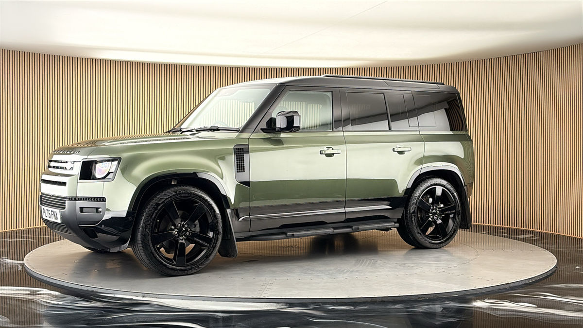 More views of Land Rover Defender 110