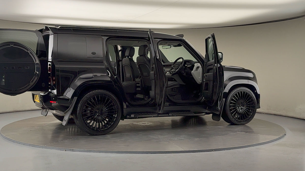 More views of Land Rover Defender 110