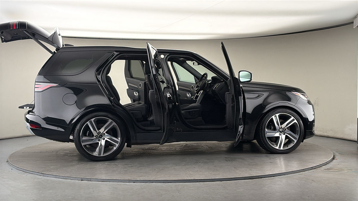 More views of Land Rover Discovery