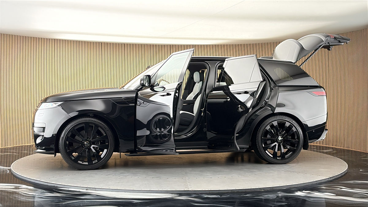 More views of Land Rover Range Rover Sport