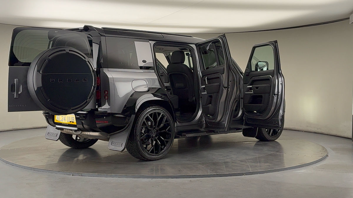 More views of Land Rover Defender 110