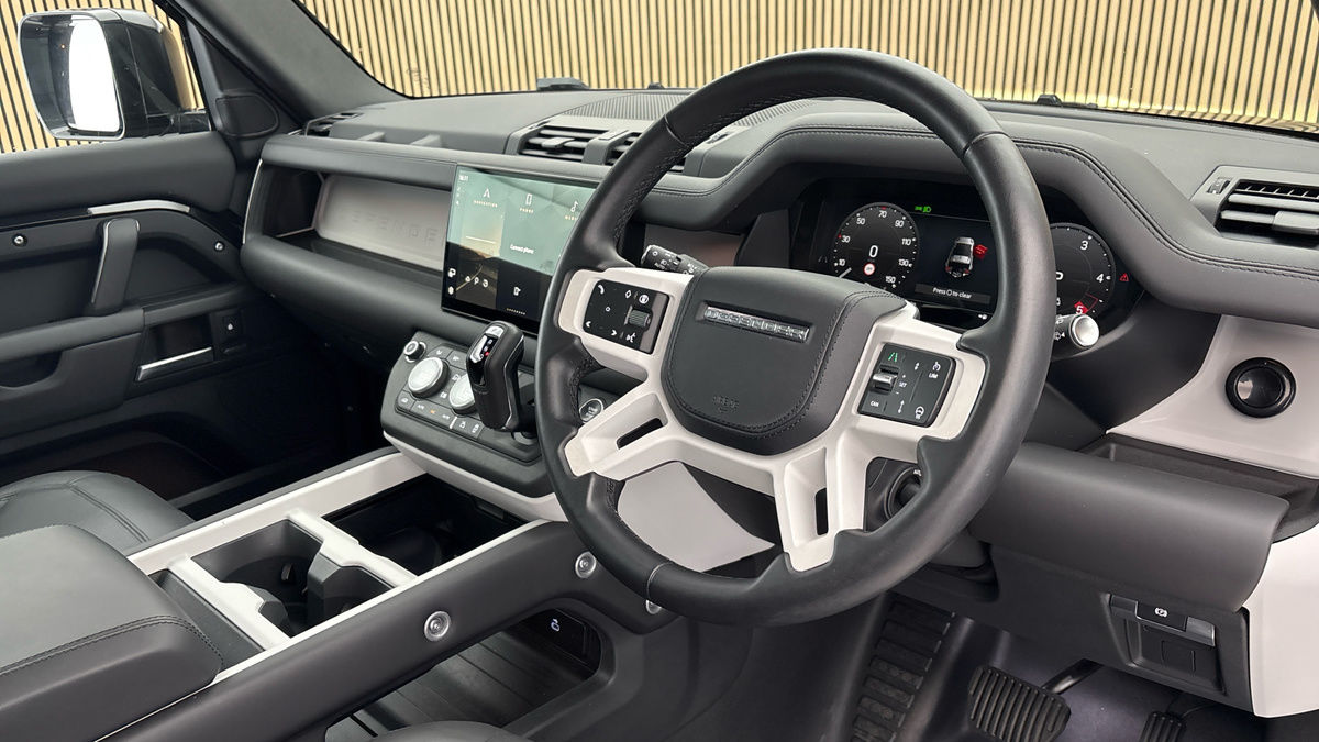 Land Rover Defender 90 Image 5