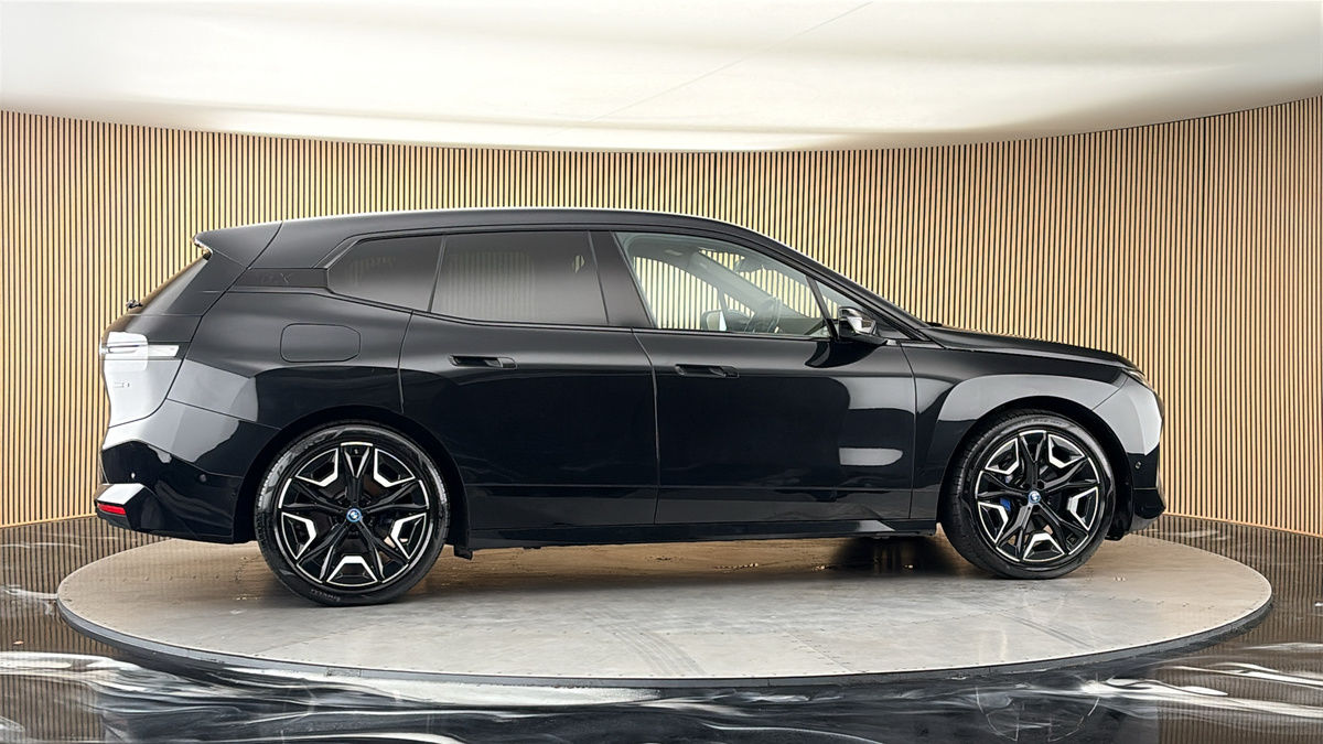 More views of BMW iX