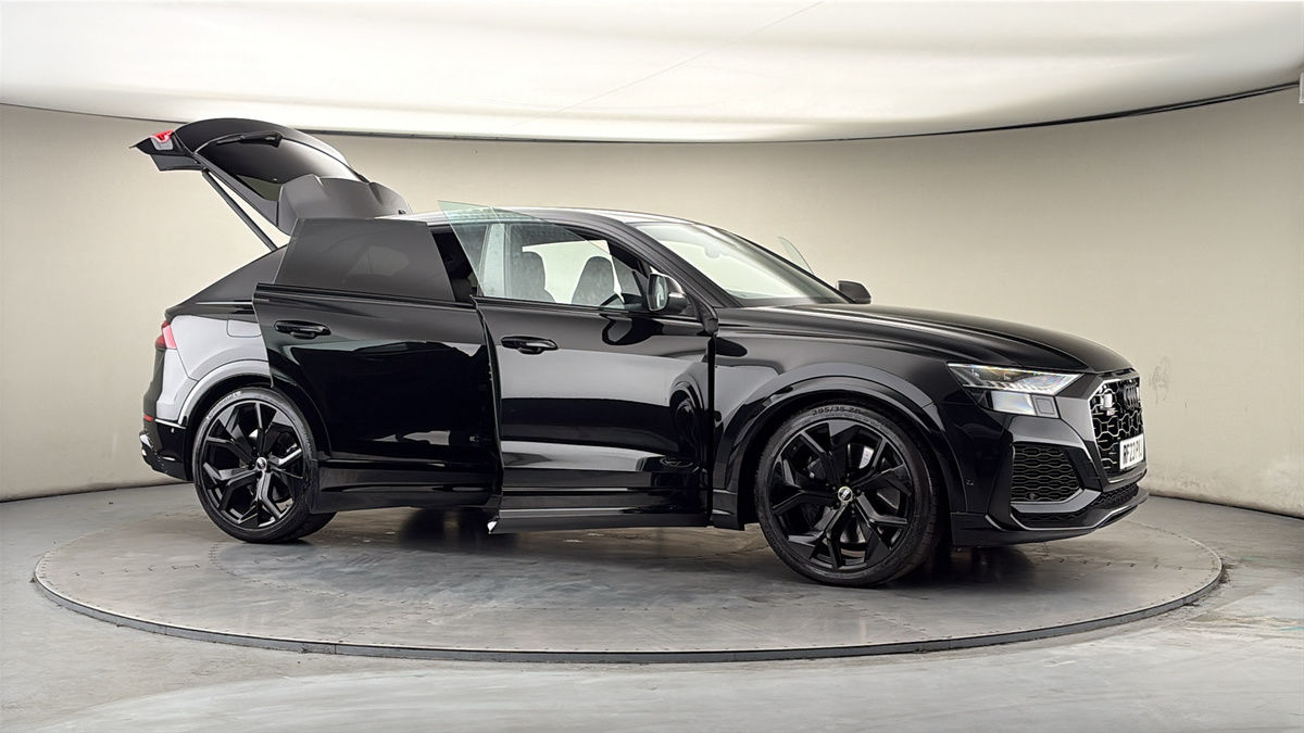 More views of Audi RSQ8