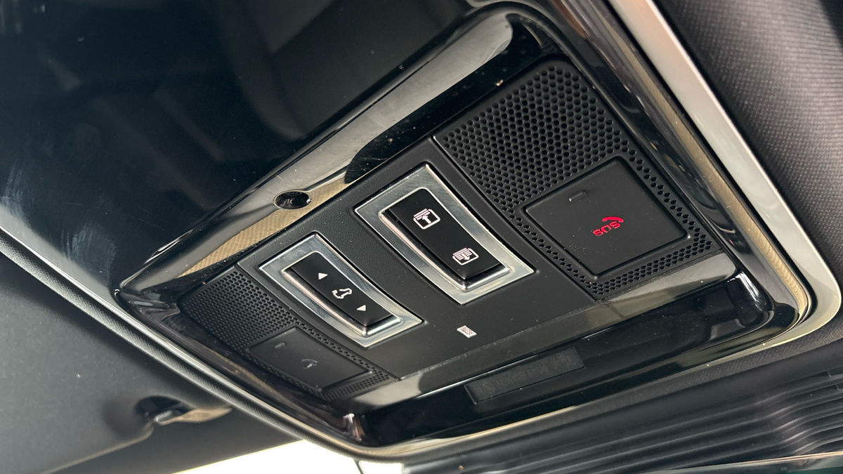 Land Rover Range Rover Velar Image 28