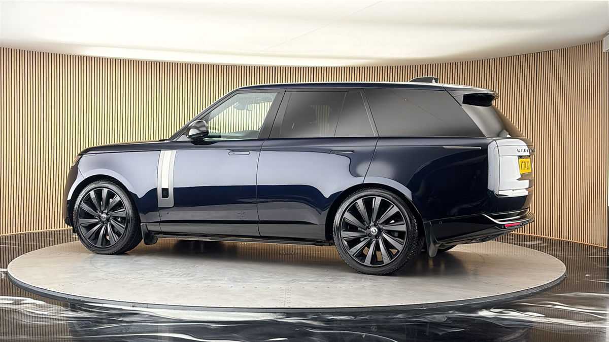 More views of Land Rover Range Rover