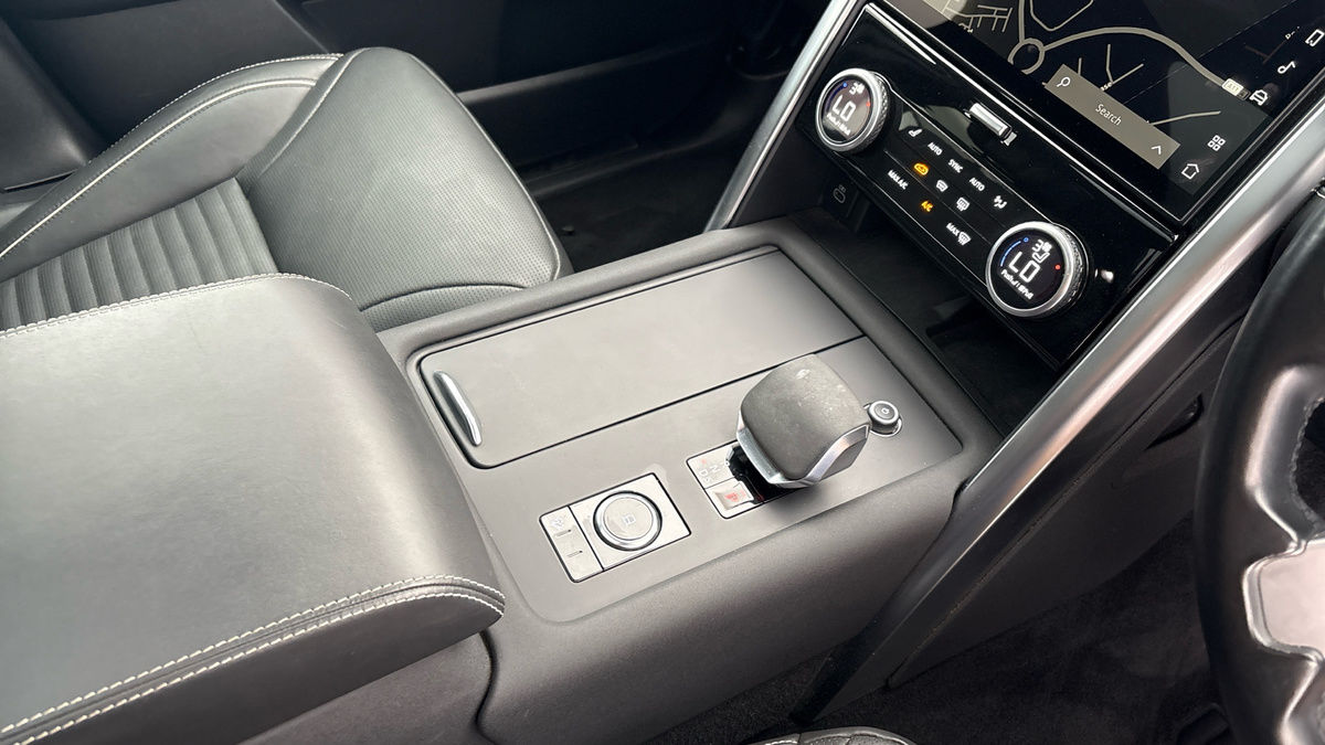 Land Rover Discovery Image 18