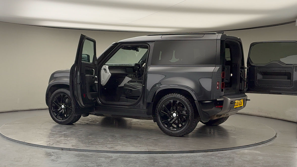 More views of Land Rover Defender 90
