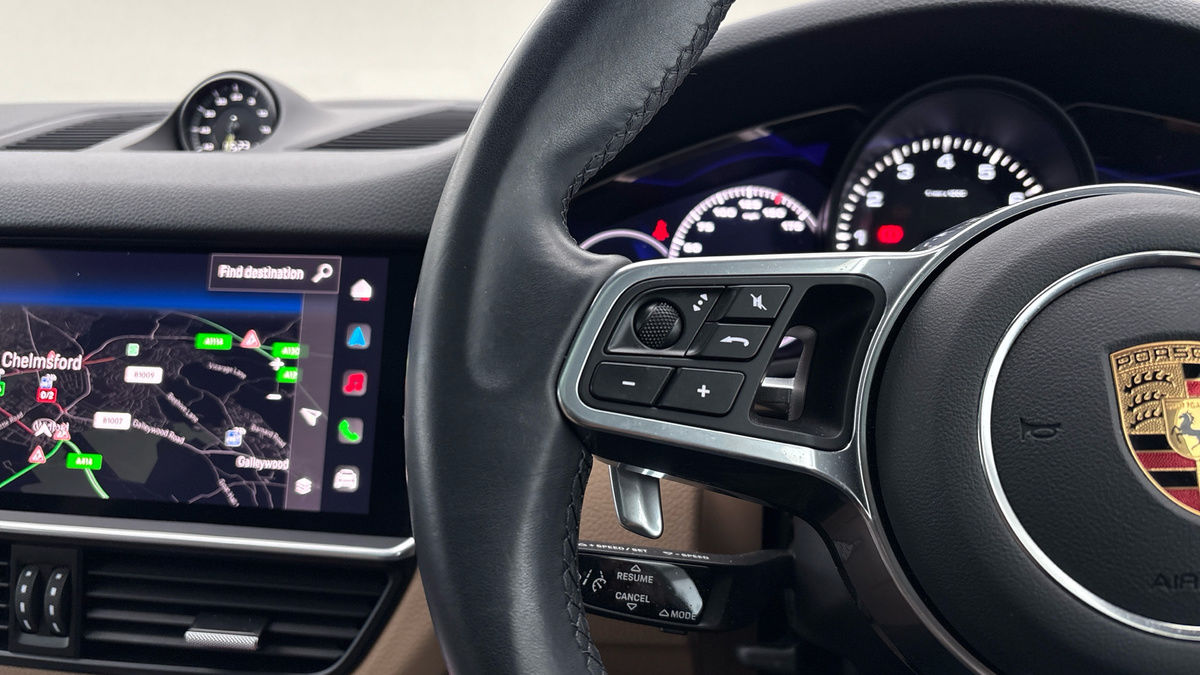 Porsche Cayenne Image 13