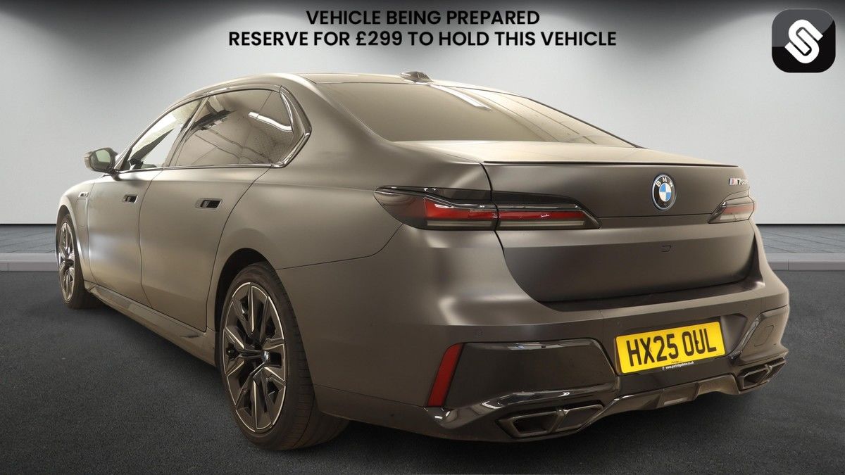 BMW 7 Series Image 3