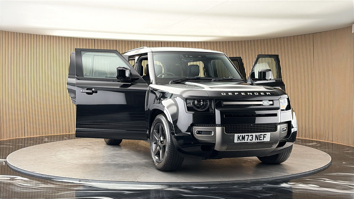 More views of Land Rover Defender 110