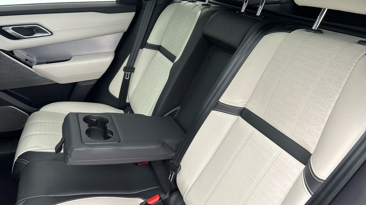 Land Rover Range Rover Velar Image 9