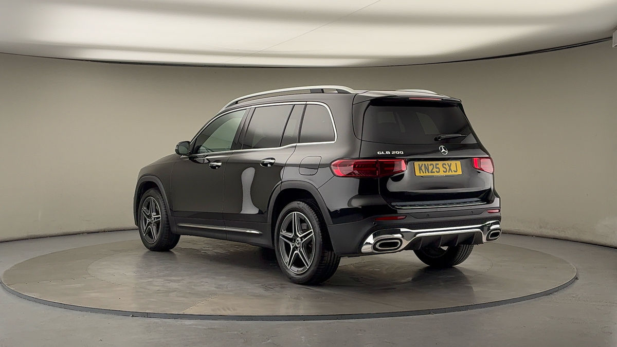 Mercedes-Benz GLB Image 2