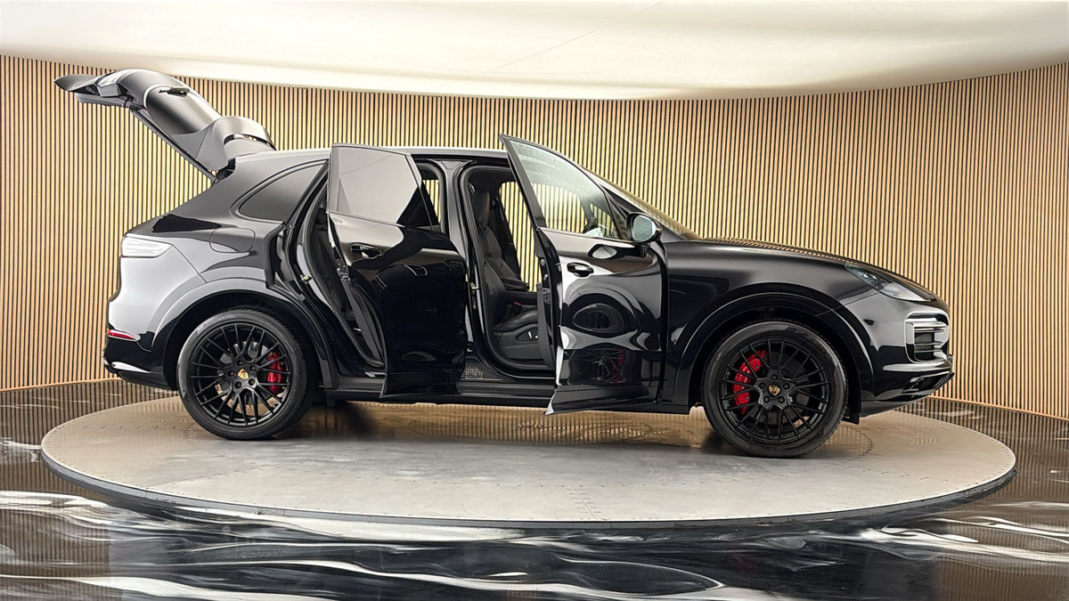 More views of Porsche Cayenne