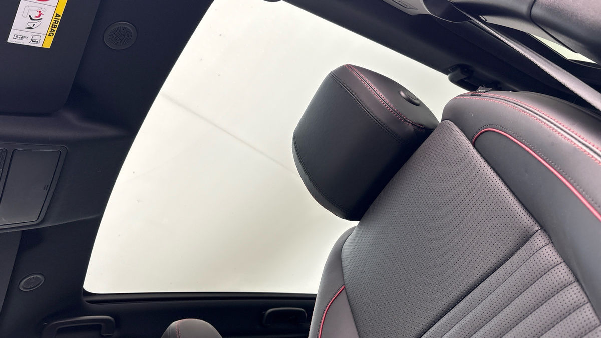 Land Rover Discovery Sport Image 6