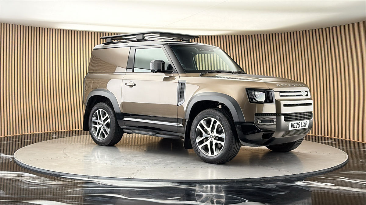 More views of Land Rover Defender 90