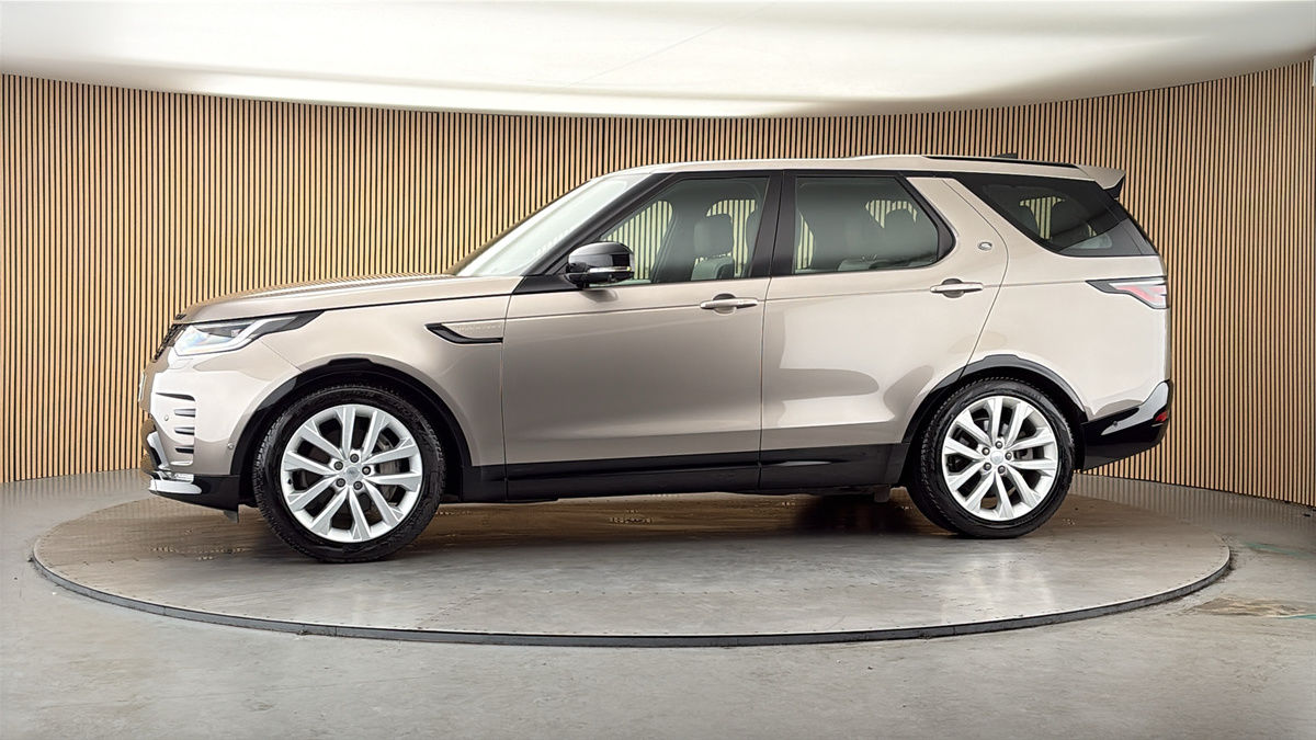 More views of Land Rover Discovery