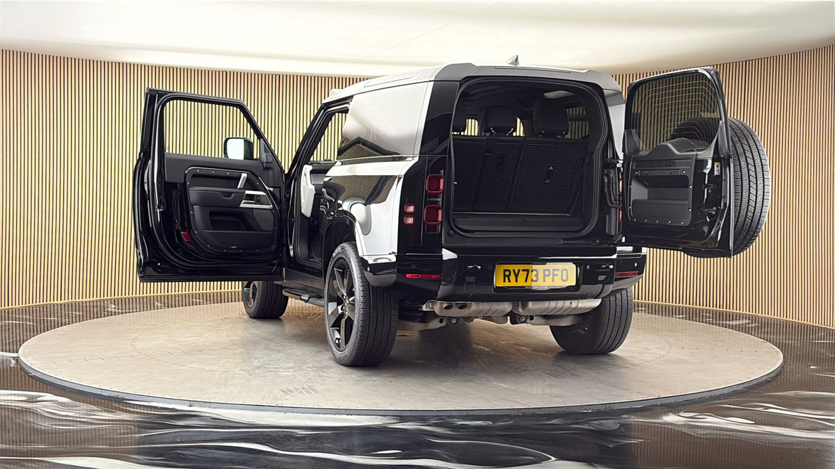 More views of Land Rover Defender 90