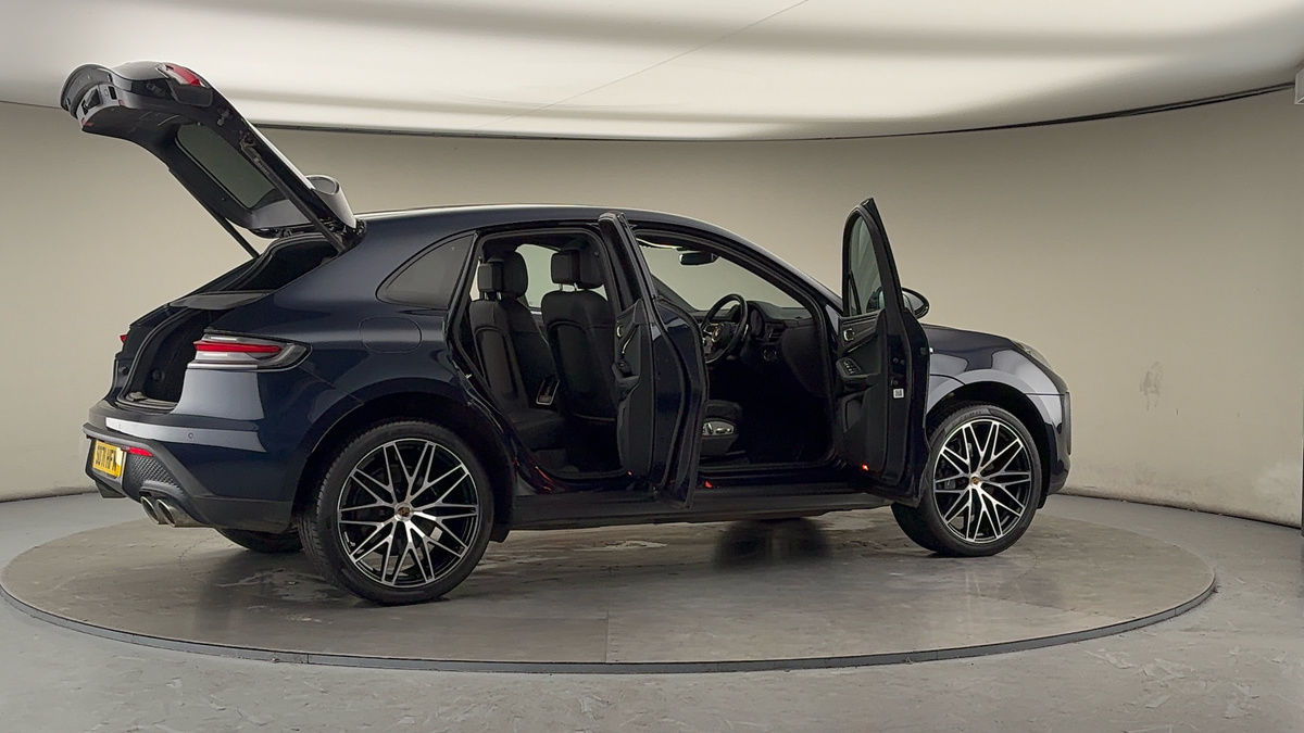 More views of Porsche Macan