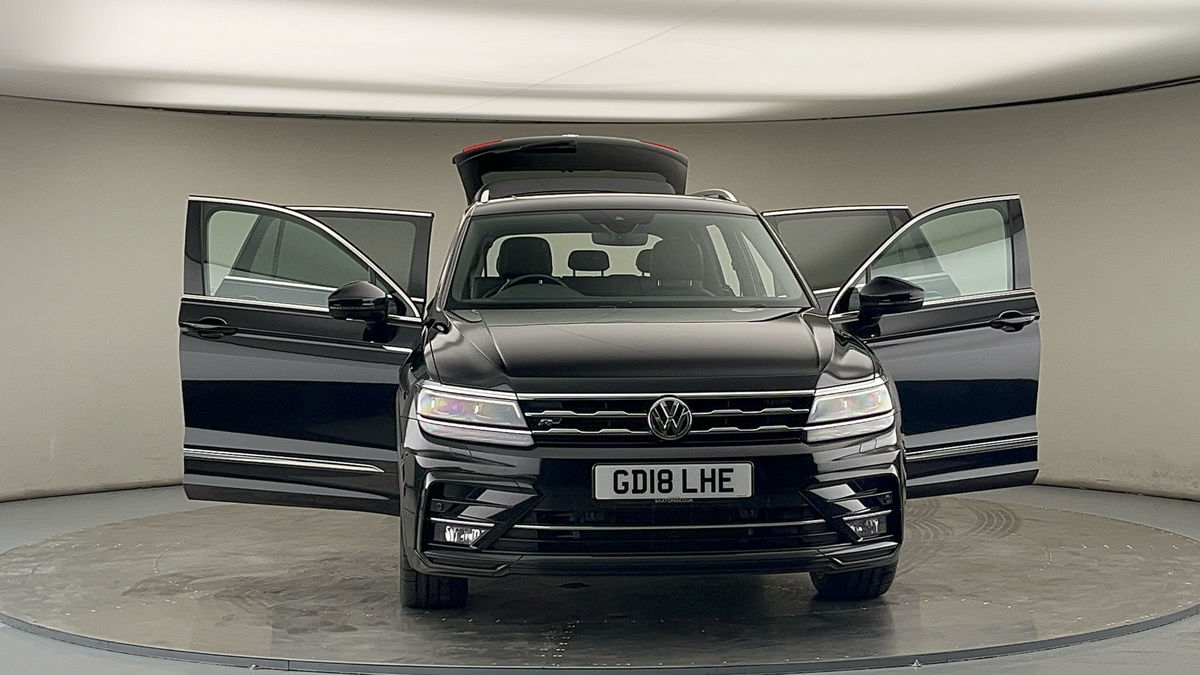 More views of Volkswagen Tiguan Allspace