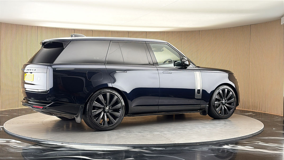More views of Land Rover Range Rover
