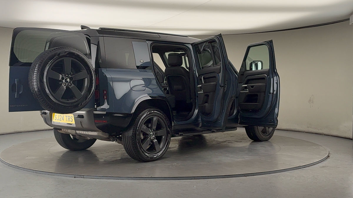 More views of Land Rover Defender 110