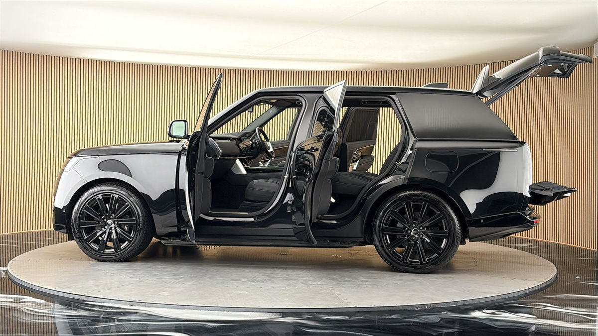 More views of Land Rover Range Rover