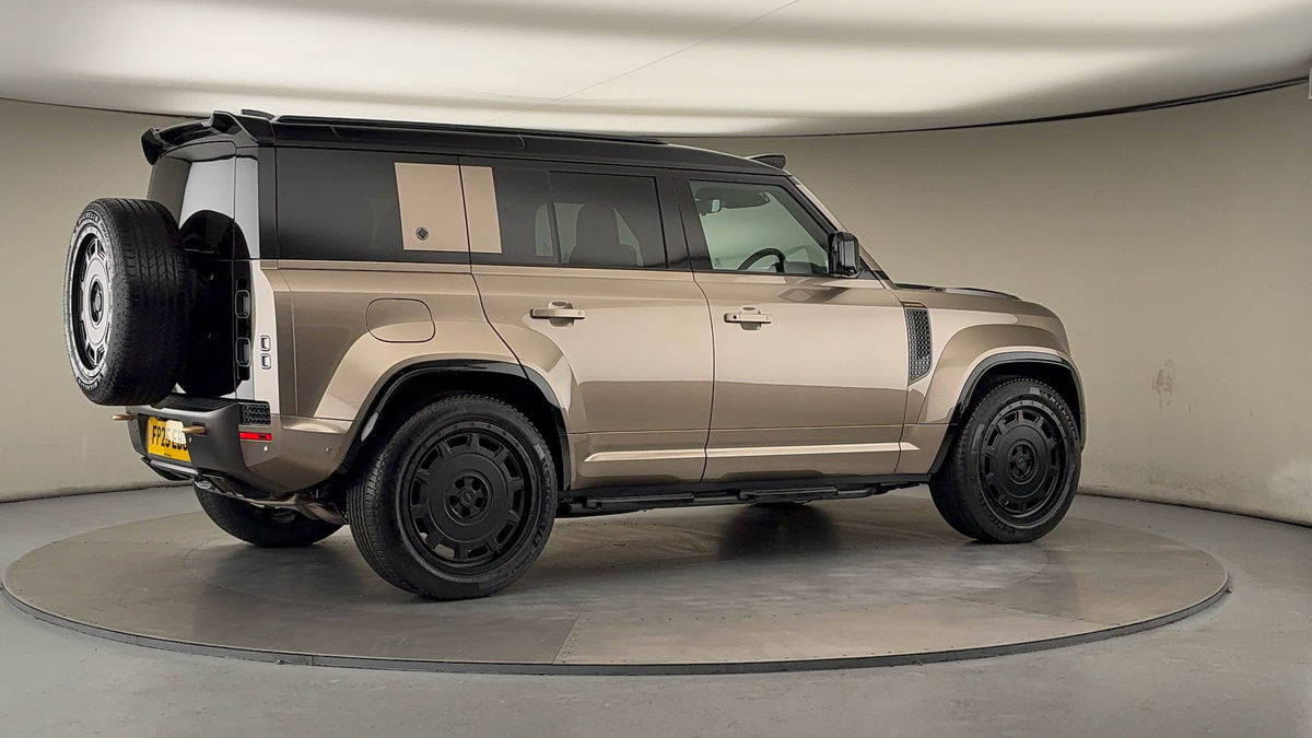 More views of Land Rover Defender 110