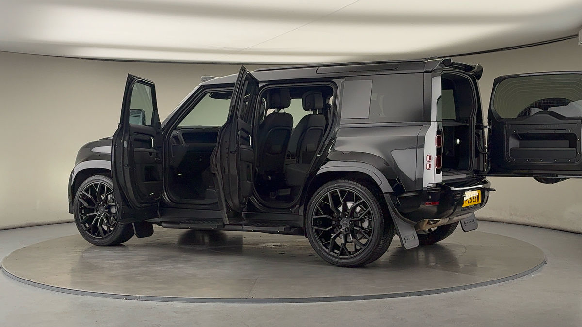 More views of Land Rover Defender 110