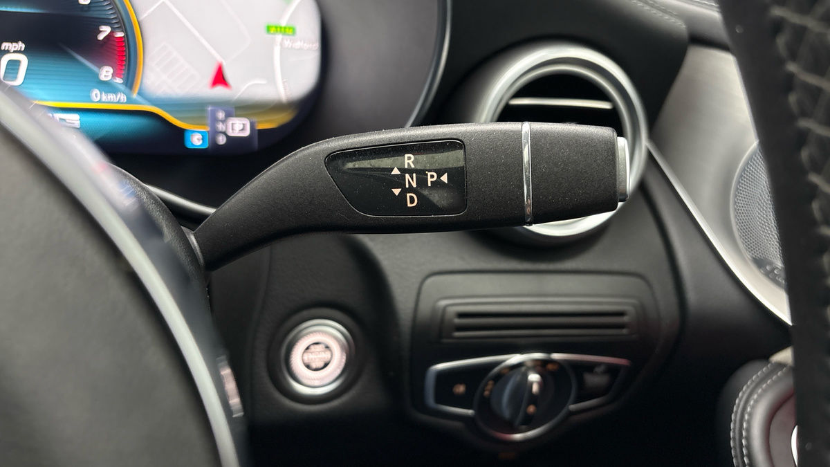 Mercedes-Benz GLC Image 29