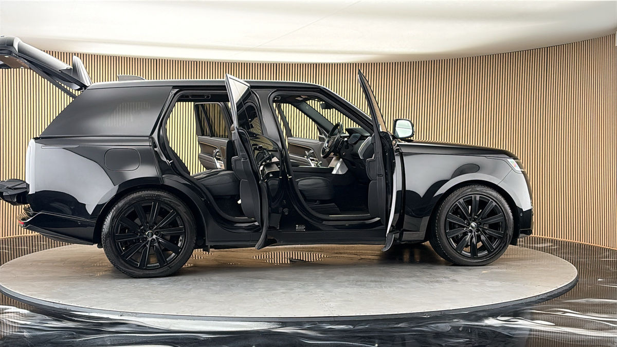 More views of Land Rover Range Rover