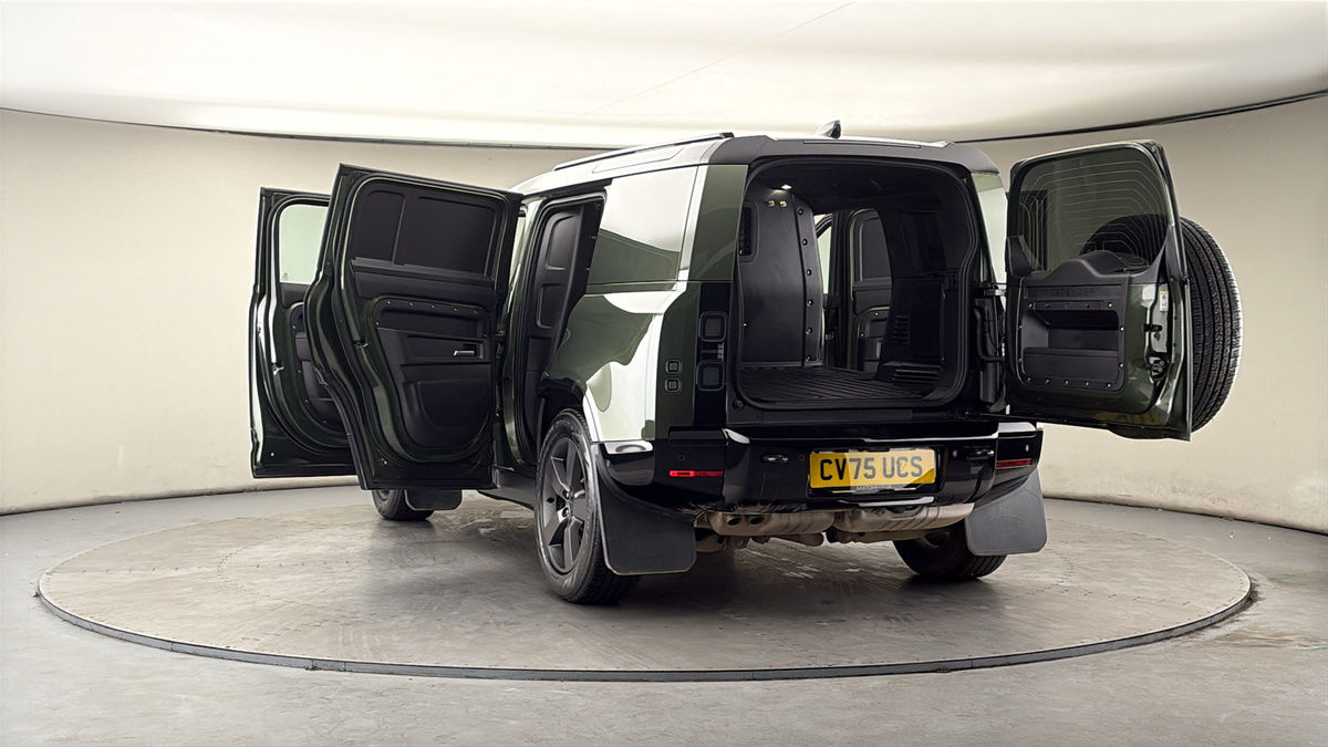 More views of Land Rover Defender 110