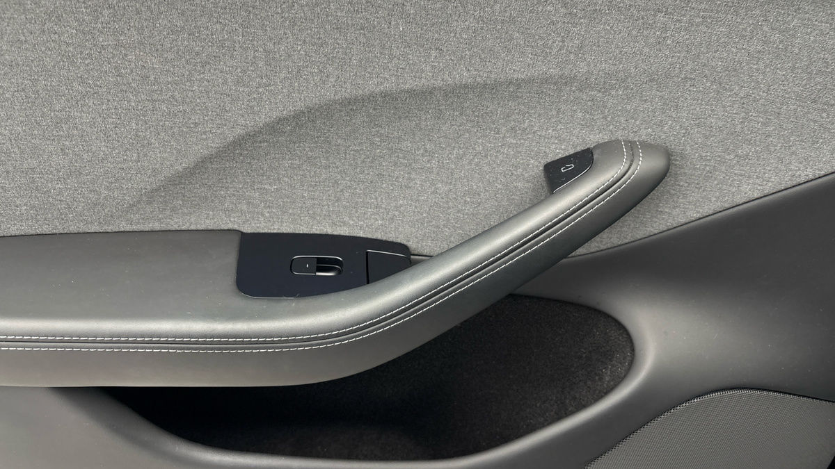 Tesla Model 3 Image 20