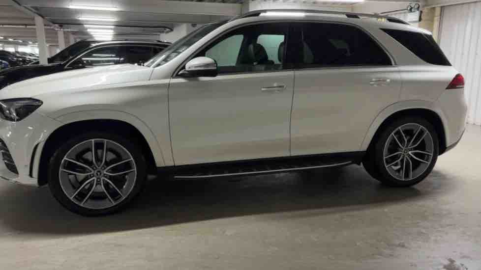 More views of Mercedes-Benz GLE