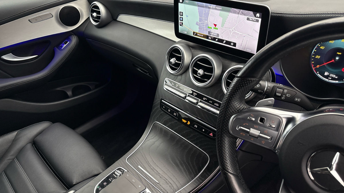 Mercedes-Benz GLC Image 24