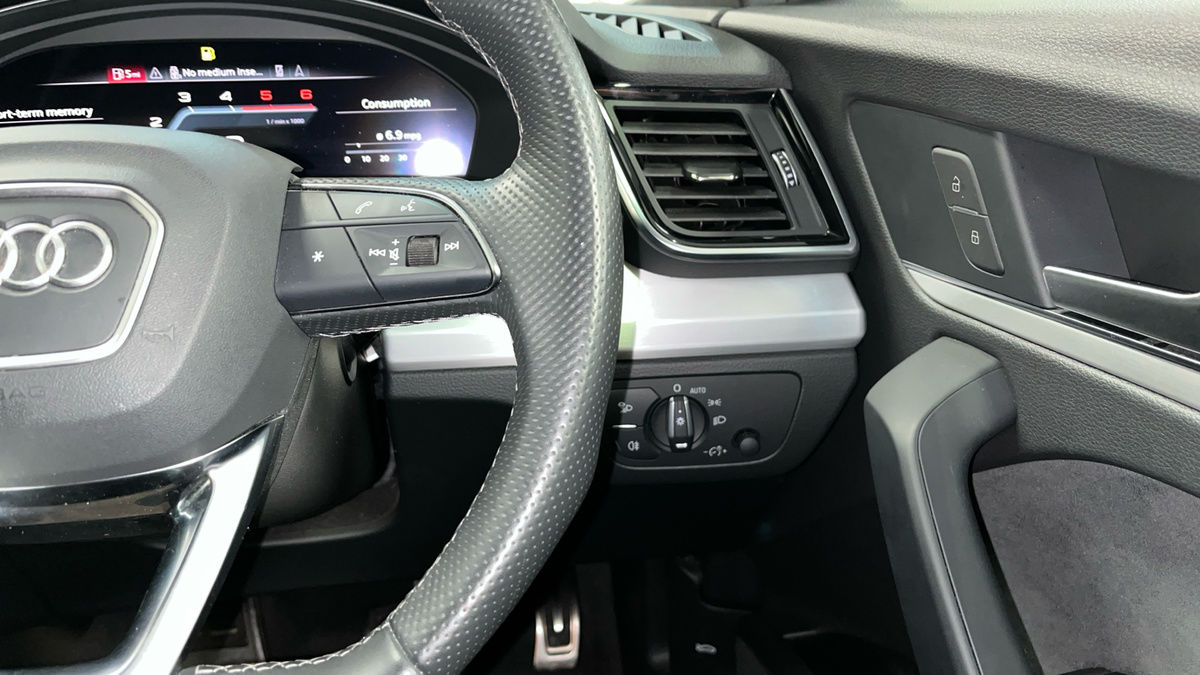 Audi SQ5 Image 14
