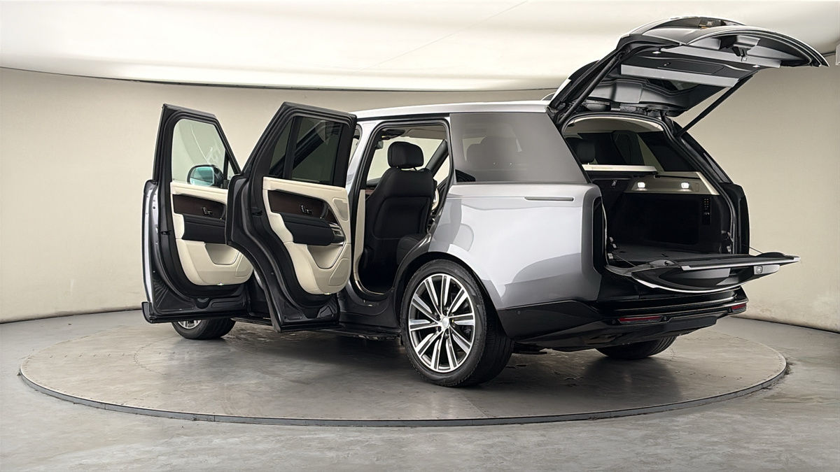 More views of Land Rover Range Rover