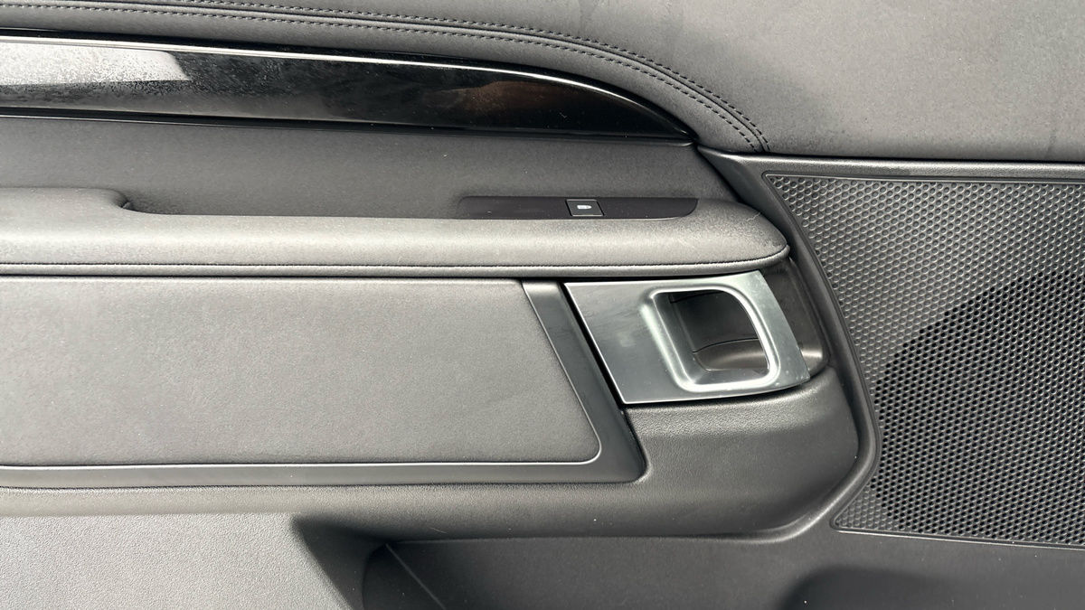 Land Rover Discovery Image 19